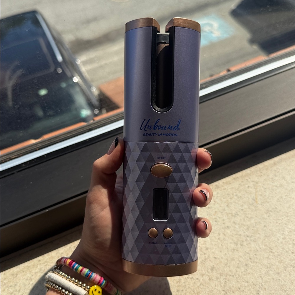 Conair Unbound Cordless Auto Curler Rechargeable Styler Curling Waves